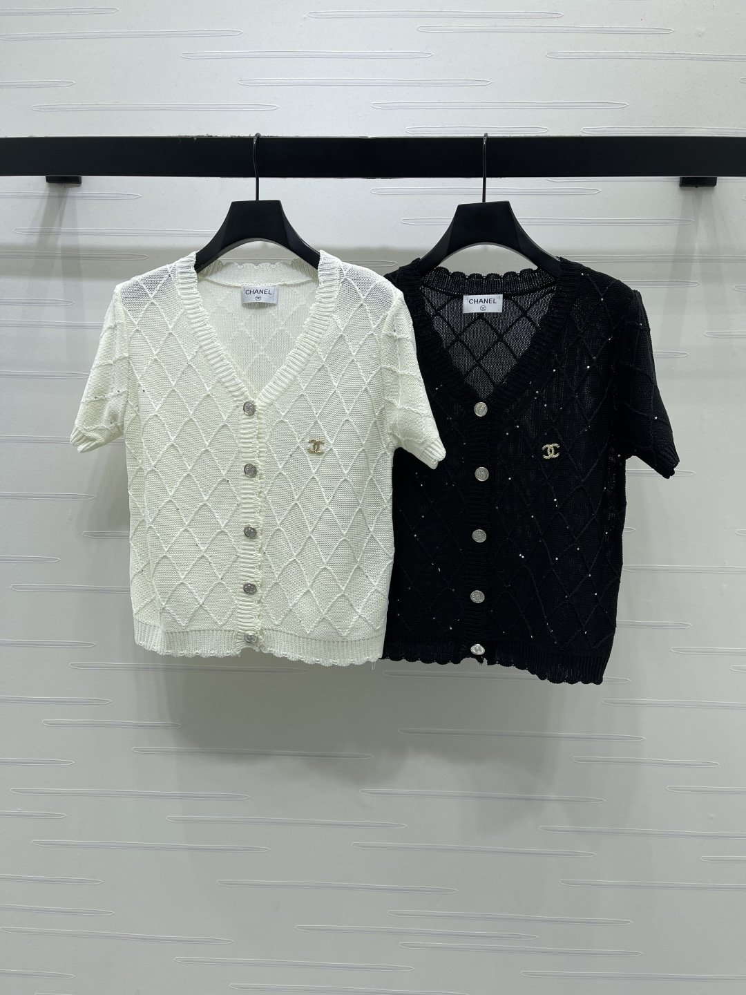 Women's short sleeves